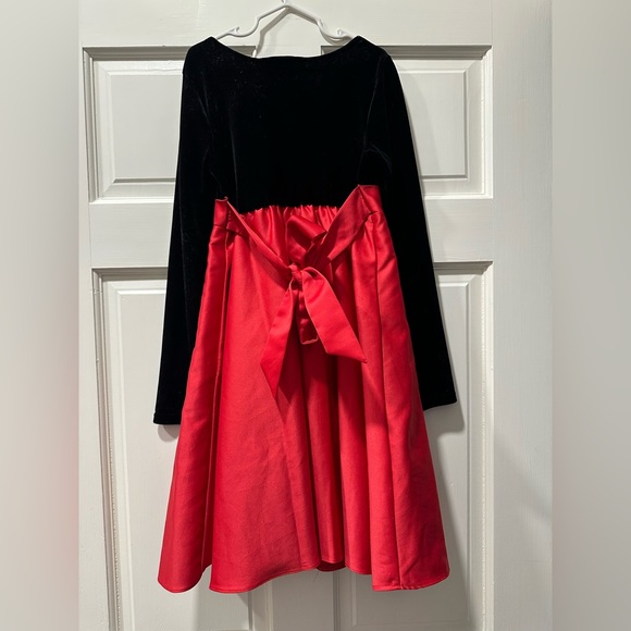 Kids Special Occasion Dress - Perfect for Christmas! Size 8 - Picture 2 of 6